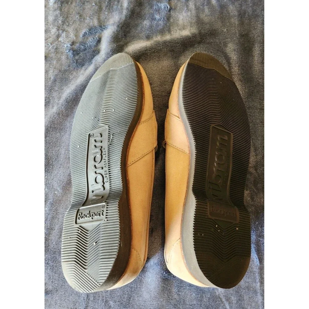 Tan rockport loafers size 8 Wide Mens